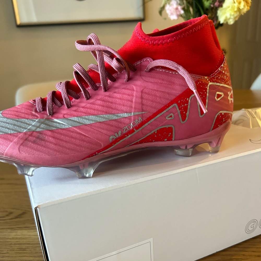 Womens Nike Zoom Mercurial Soccer Cleats- like new